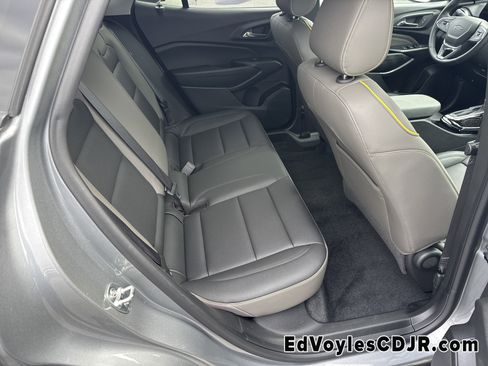 Used 2024 Chevrolet Trax ACTIV w/ Sunroof Package image 19