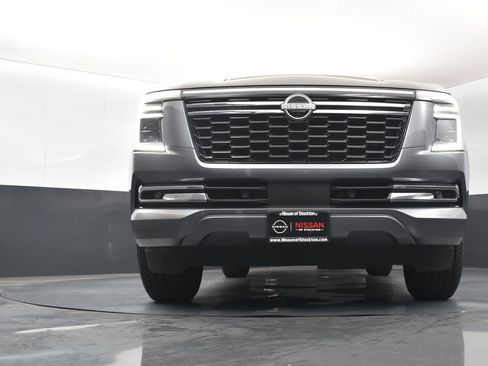 New 2025 Nissan Armada SL w/ Captain's Chari Seat Package image 40