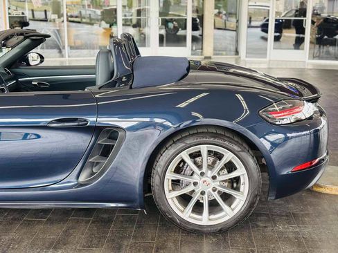 Used 2019 Porsche 718 Boxster RWD image 15
