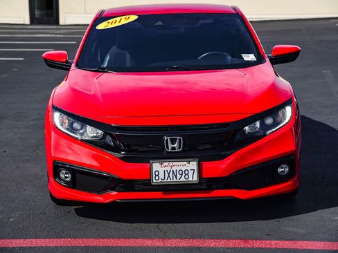 Used 2019 Honda Civic Sport image 2