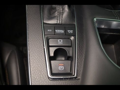 Used 2019 Toyota Avalon Touring image 17