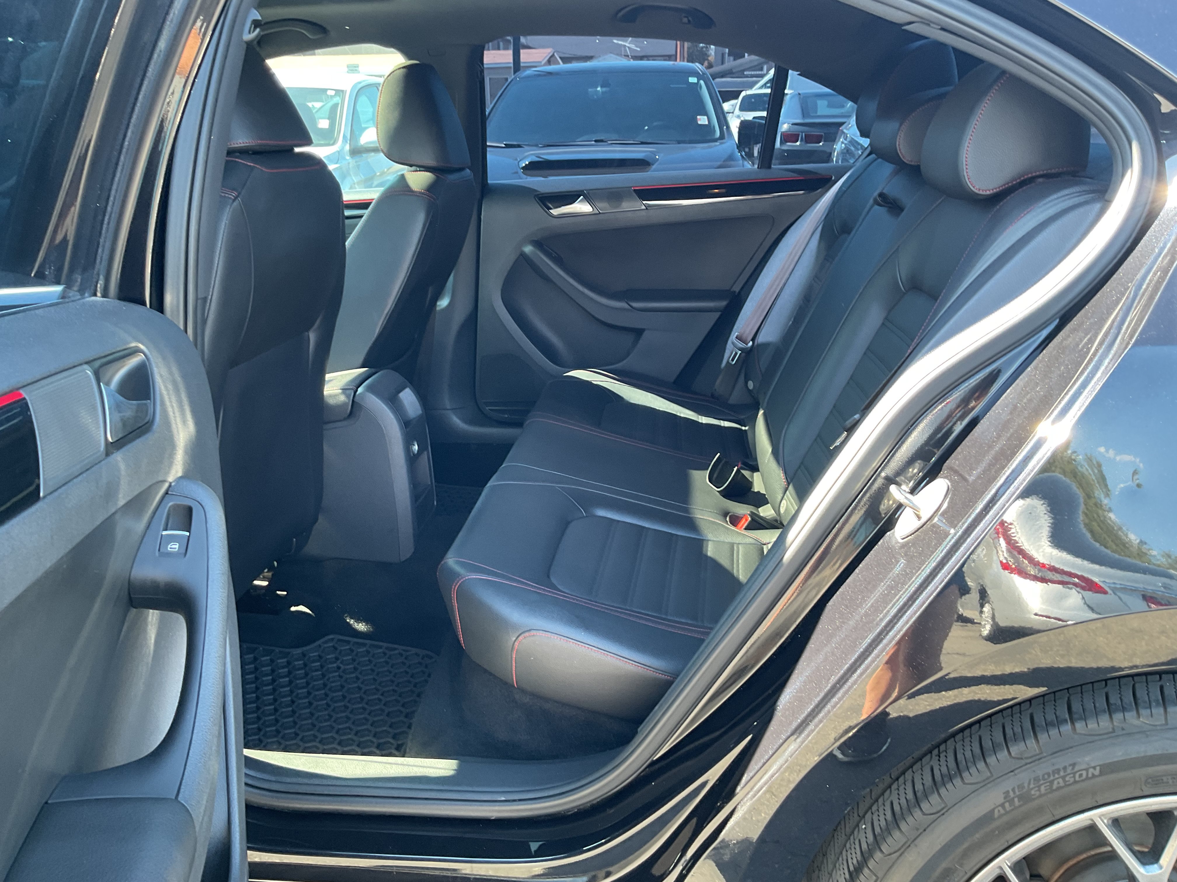 Used 2017 Volkswagen Jetta GLI FWD image 11