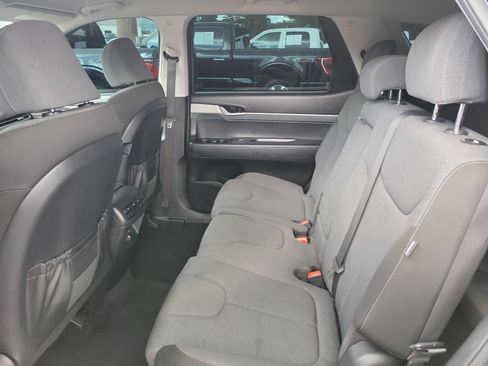 Used 2023 Hyundai Palisade SE AWD/4WD image 10