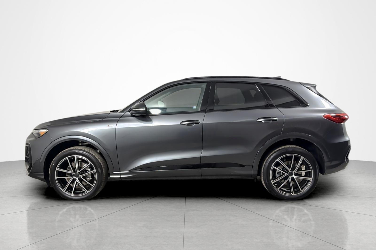 New 2026 Audi Q5 Premium Plus AWD/4WD image 3