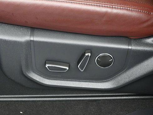 Used 2024 Ford Expedition Limited image 12