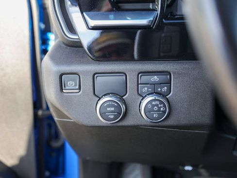 Used 2022 GMC Sierra 1500 Elevation RWD image 17