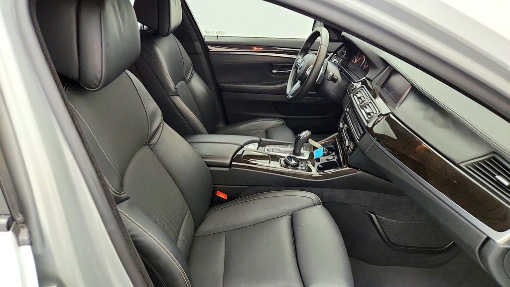 Used 2016 BMW 550i Sedan RWD image 25