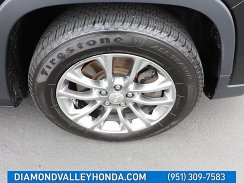 Used 2020 Jeep Cherokee Latitude Plus FWD image 25