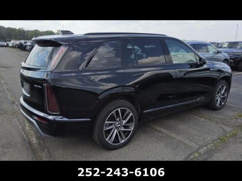 Used 2026 Cadillac Vistiq Sport w/ LPO, Floor Liner Package AWD/4WD image 2