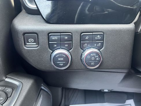 Used 2023 GMC Sierra 1500 SLT w/ SLT Premium Plus Package AWD/4WD image 28