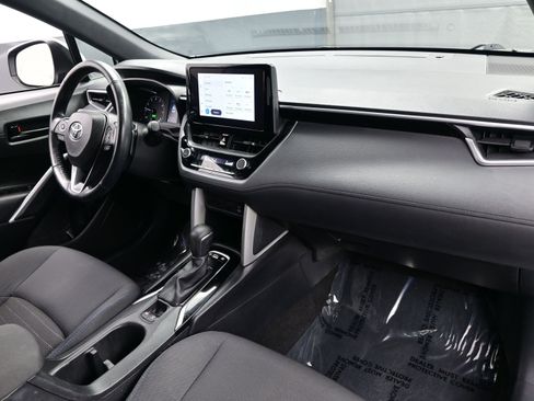 Used 2023 Toyota Corolla Cross SE image 14