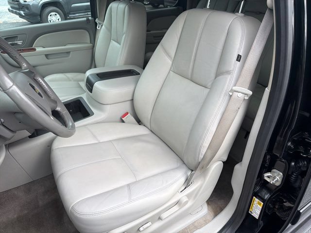 Used 2012 Chevrolet Suburban LT AWD/4WD image 16