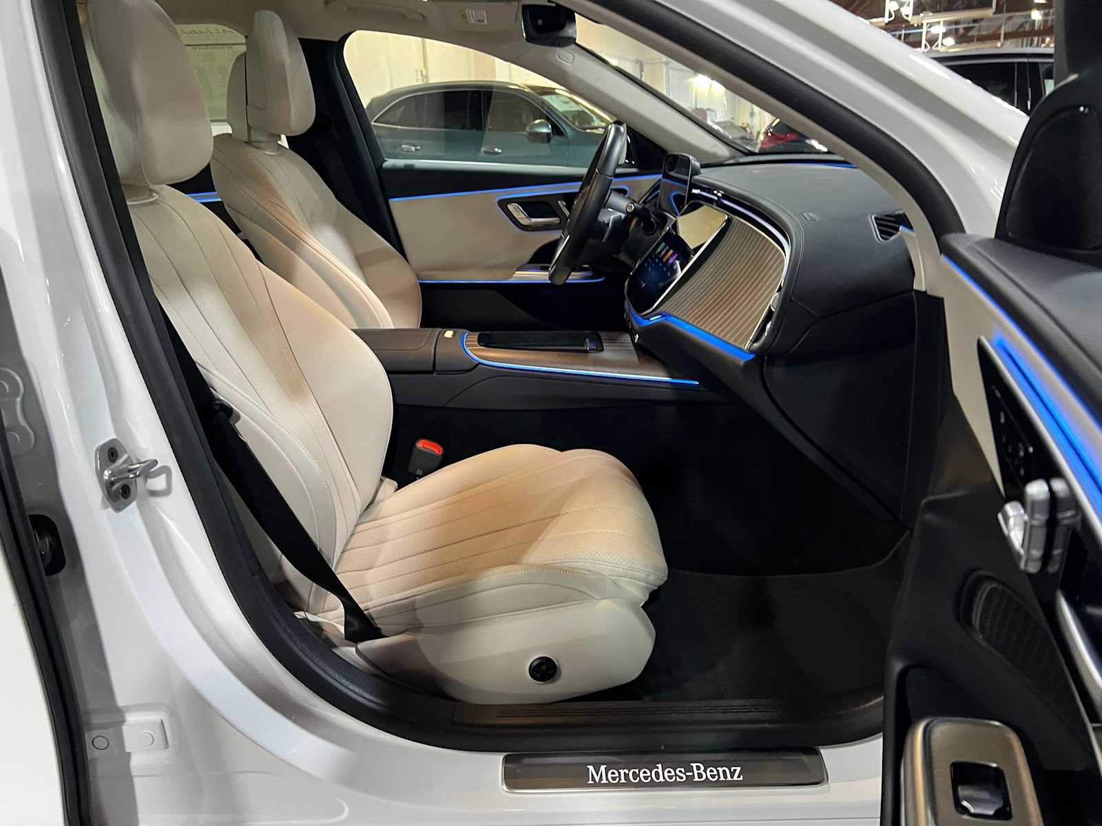 Used 2025 Mercedes-Benz E 350 Sedan image 12