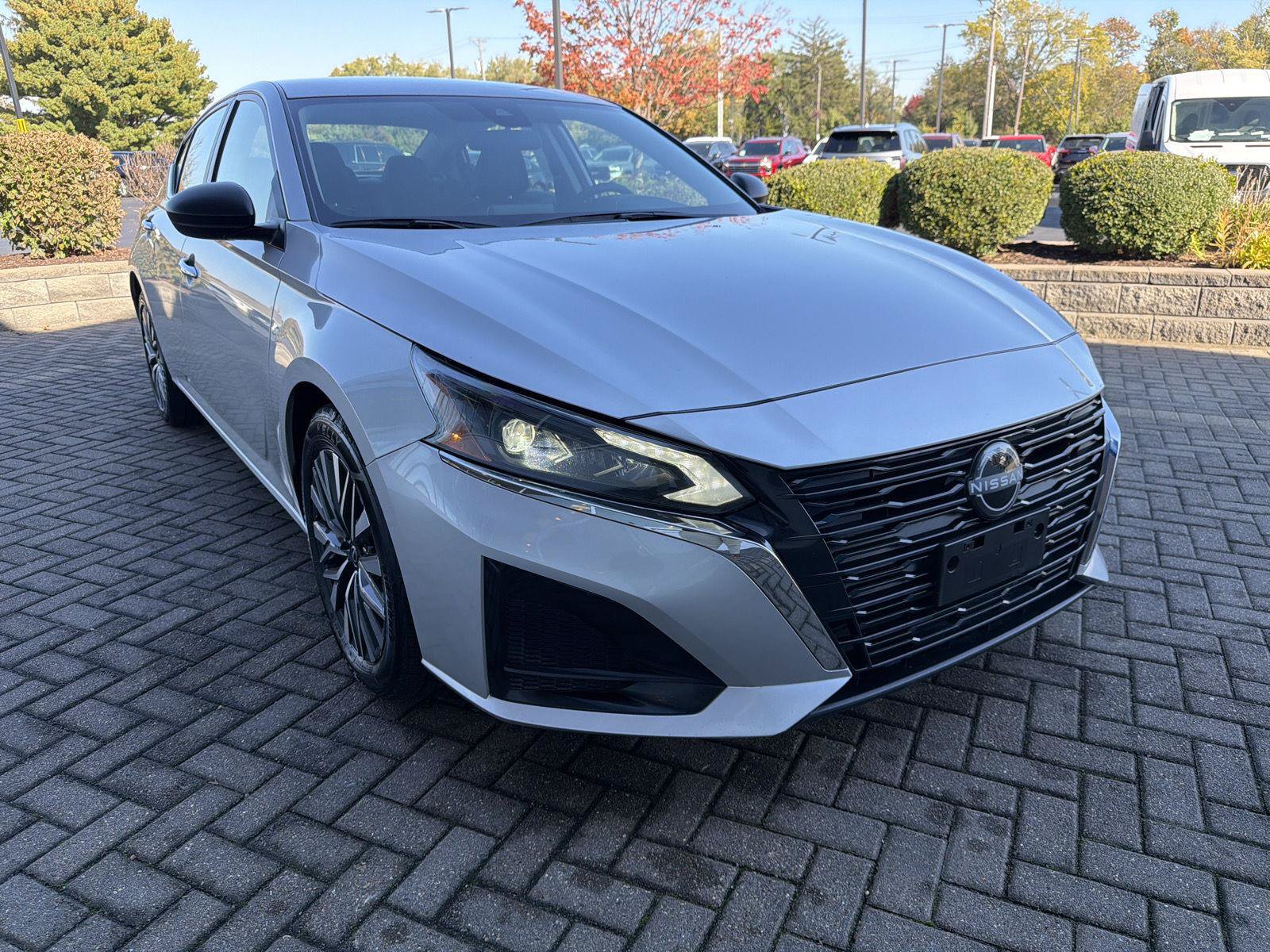 Used 2024 Nissan Altima 2.5 SV FWD image 7