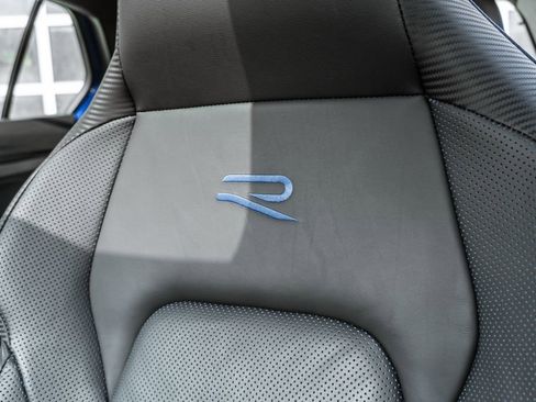 Used 2024 Volkswagen Golf R image 8