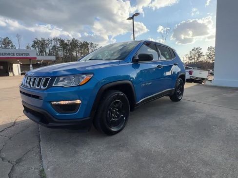 Used 2020 Jeep Compass Sport image 2