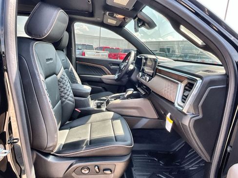 New 2026 GMC Canyon Denali w/ LPO, Denali Black Edition image 29