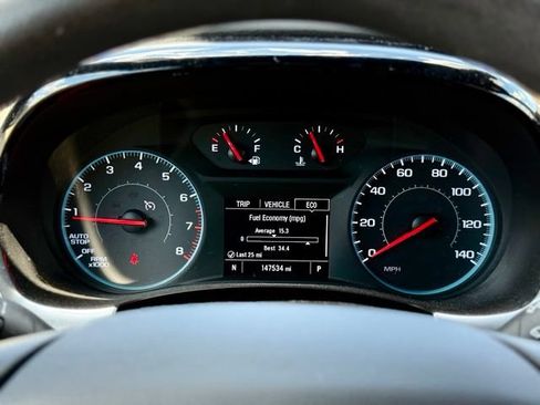 Used 2023 Chevrolet Traverse LS FWD image 8