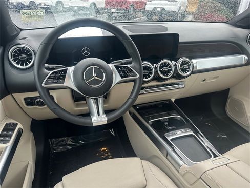Certified 2025 Mercedes-Benz GLB 250 image 25