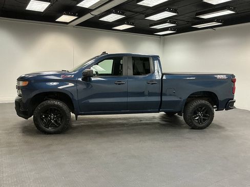 Used 2019 Chevrolet Silverado 1500 Custom Trail Boss w/ Custom Convenience Package AWD/4WD image 2