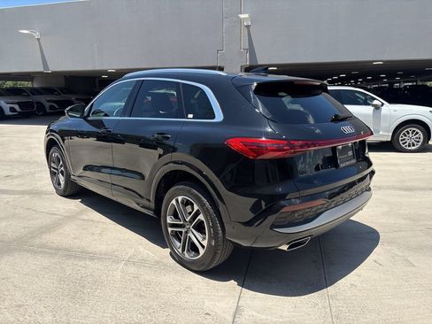 Certified 2025 Audi Q5 Premium w/ Convenience Package AWD/4WD image 8