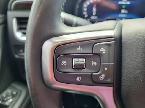 Used 2024 Chevrolet Suburban Premier image 22