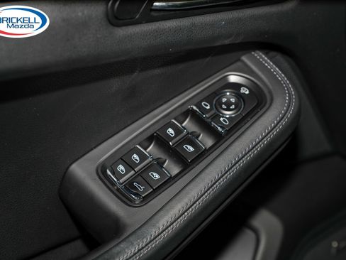 Used 2022 Porsche Macan AWD/4WD image 30