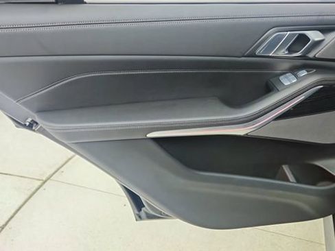 Used 2024 BMW X7 xDrive40i w/ M Sport Package image 37