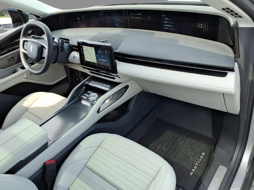 New 2026 Lincoln Nautilus Reserve AWD/4WD image 12
