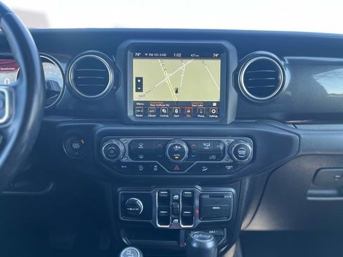 Used 2020 Jeep Wrangler Unlimited Sahara image 13