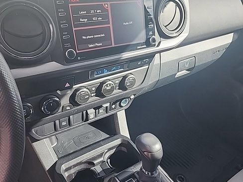 Used 2023 Toyota Tacoma TRD Off-Road image 9