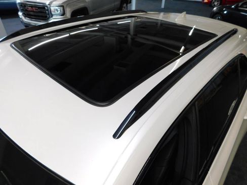 Used 2019 Cadillac XT4 Sport w/ Enhanced Visibility Package AWD/4WD image 21