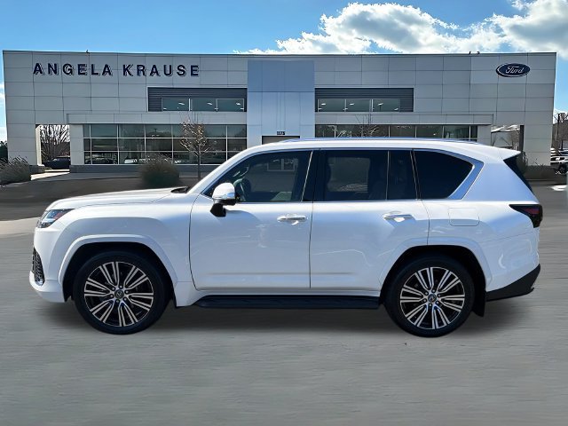 Used 2024 Lexus LX 600 4WD w/ Luxury Package image 4