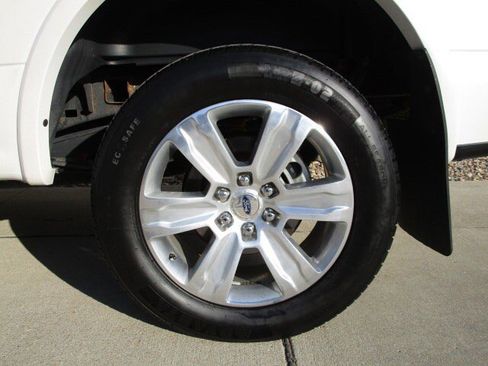 Used 2016 Ford F150 Platinum w/ Equipment Group 701A Luxury image 9