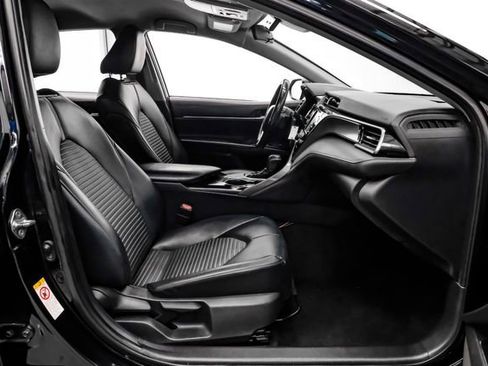 Used 2019 Toyota Camry SE image 37
