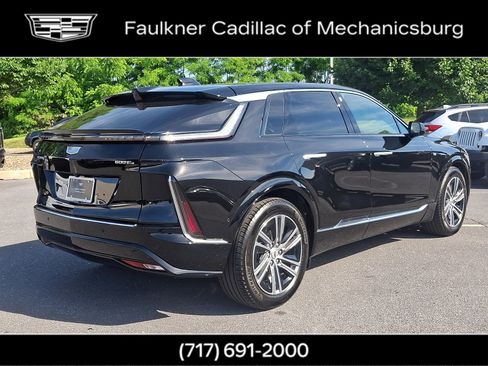 Certified 2024 Cadillac Lyriq Luxury w/ LPO, Floor Liner Package AWD/4WD image 7