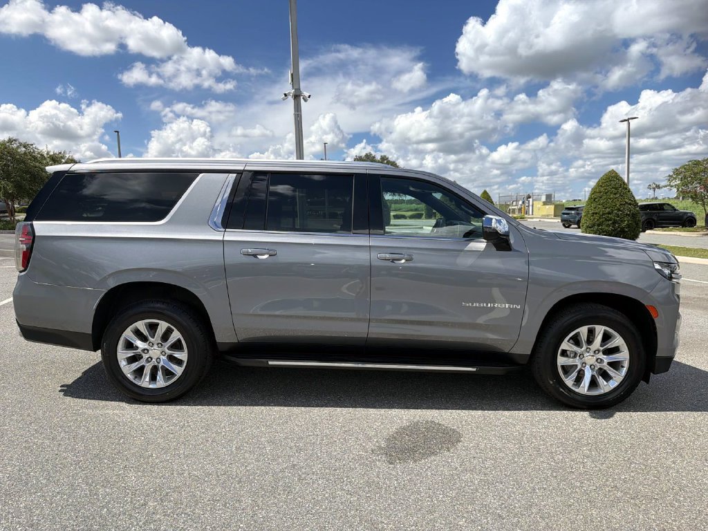 Used 2022 Chevrolet Suburban Premier AWD/4WD image 6