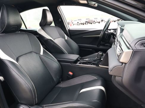 Used 2025 Toyota Camry SE FWD image 29