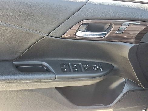 Used 2016 Honda Accord EX-L image 11