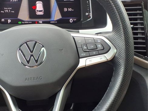 Used 2022 Volkswagen Atlas Cross Sport SEL R-Line AWD/4WD image 11