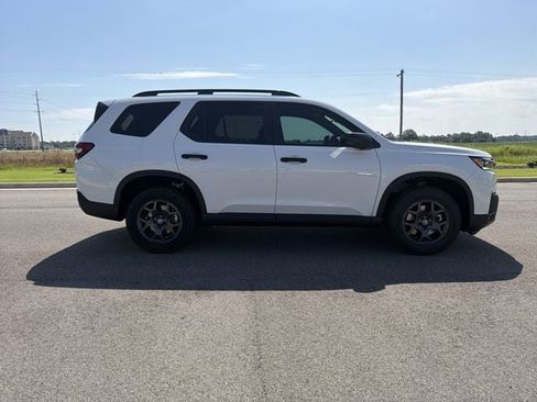 New 2026 Honda Pilot TrailSport image 6