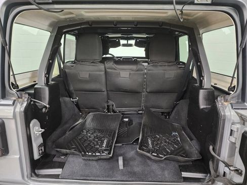 Used 2018 Jeep Wrangler Unlimited Sport AWD/4WD image 25