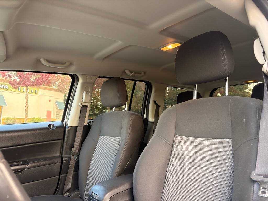 Used 2012 Jeep Patriot Latitude AWD/4WD image 10