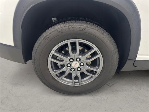 Used 2025 GMC Acadia Elevation image 14