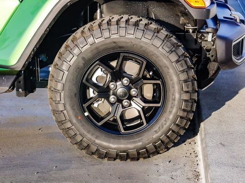 New 2025 Jeep Gladiator Sport image 11