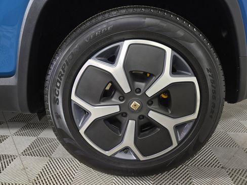 Used 2024 Rivian R1S Adventure AWD/4WD image 10