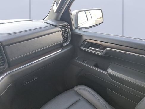 Used 2025 GMC Sierra 1500 SLT image 17