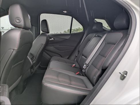 Used 2022 Chevrolet Equinox RS w/ Infotainment Package FWD image 13