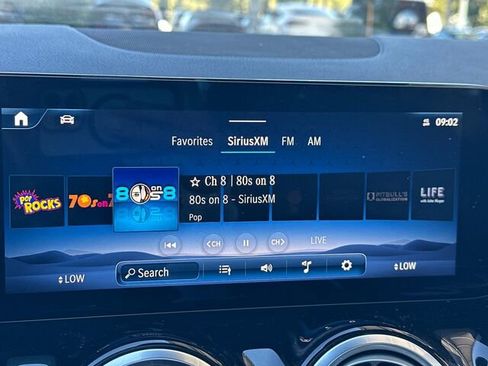 Used 2025 Mercedes-Benz GLA 250 4MATIC image 23