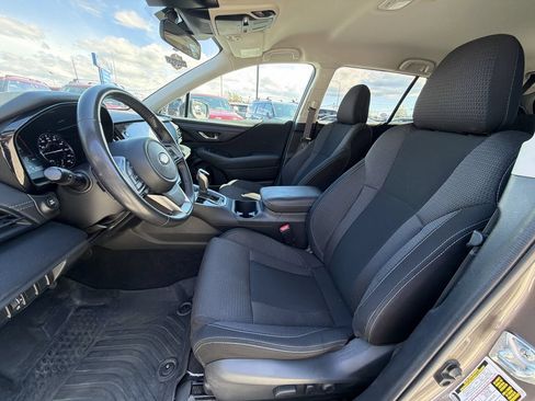 Used 2023 Subaru Outback Premium AWD/4WD image 13